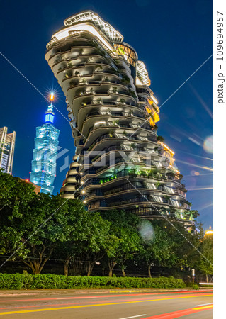 台湾　台北の街並み 109694957