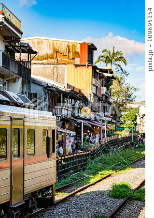 台湾 十份老街の風景 台湾 十份老街の風景 109695154