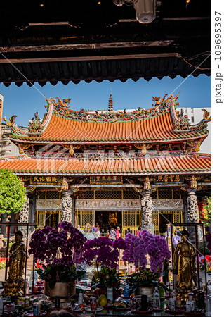台湾 龍山寺の風景 台湾 龍山寺の風景 109695397