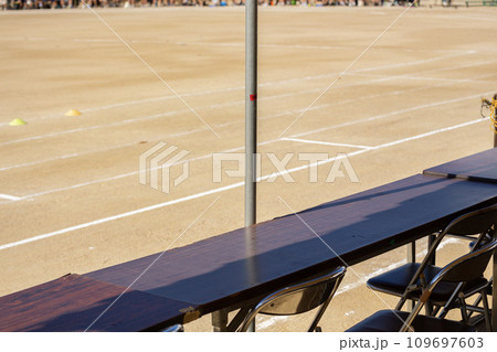 運動会の本部席 運動会の本部席 109697603