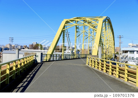 名古屋市、快晴下の向野橋 109701376