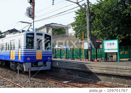 三国港駅に停車するえちぜん鉄道 三国港駅に停車するえちぜん鉄道 109701767