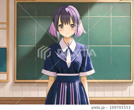 教室で黒板の前に立つ女子高校生 109705553