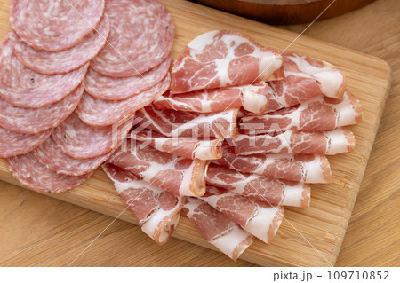 おつまみのサラミ 109710852