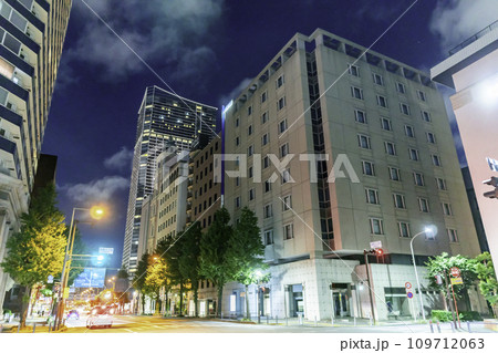 横浜みなとみらい　本町三丁目交差点　神奈川県横浜市 109712063