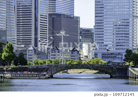 横浜みなとみらい　万国橋と横浜エアキャビン　神奈川県横浜市 109712145