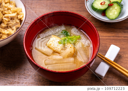 だいこんの味噌汁 109712223