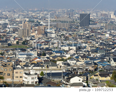 【高解像度】高台から見る大阪の市街地 【高解像度】高台から見る大阪の市街地 109712253