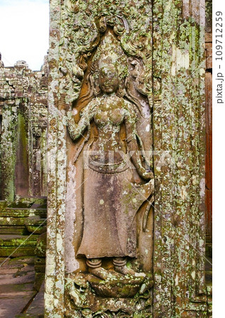 アンコールワット踊り子レリーフ彫刻 アンコールワット踊り子レリーフ彫刻 109712259