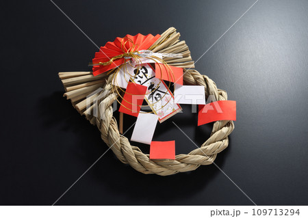 しめ縄飾り しめ縄飾り 109713294