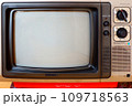 昭和時代のダイアル式ブラウン管テレビ 109718563