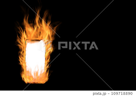 燃えるスマートフォンとコピースペース（SNS炎上・ネット炎上のイメージ） 109718890
