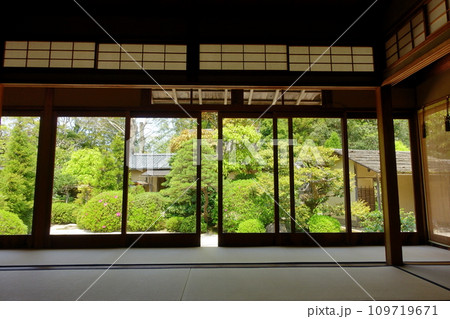 日本間と和風庭園 日本間と和風庭園 109719671