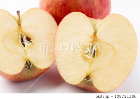 カットされたりんご 109721386