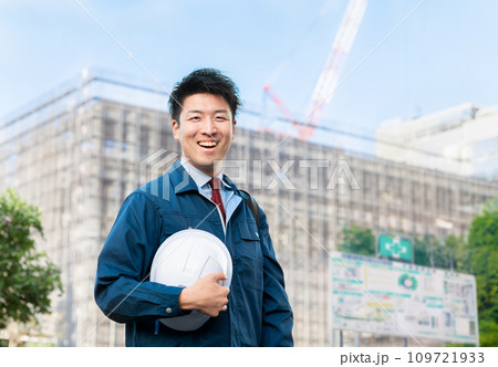 作業着の男性・建設イメージ 109721933