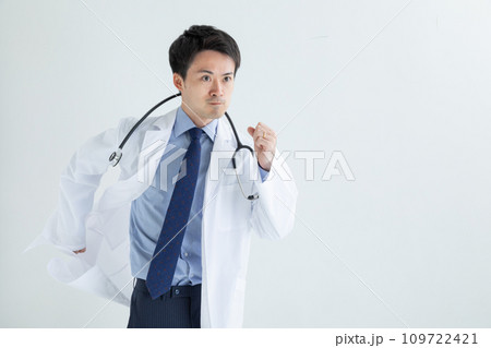 走る医師　running doctor 109722421