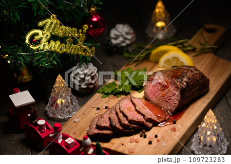 ローストビーフ クリスマスイメージ ローストビーフ クリスマスイメージ 109723283