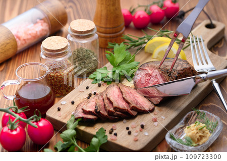 国産黒毛和牛 ローストビーフ 109723300