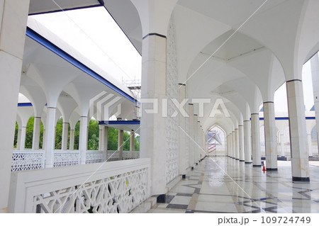 マレーシアのブルーモスク 109724749