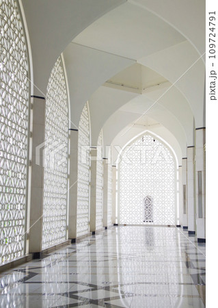 マレーシアのブルーモスク 109724791