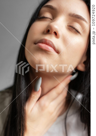Close up  portrait of a young girl 109724920