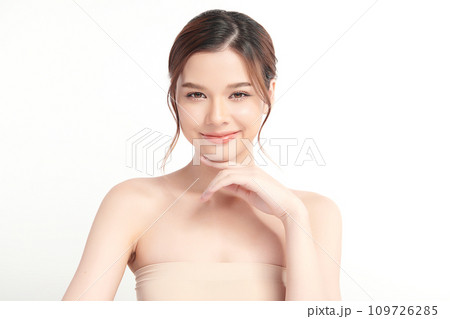 Beautiful young asian woman with clean fresh skin on white background, Face care, Facial treatment, Cosmetology, beauty and spa, Asian women portrait. 109726285