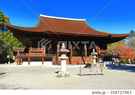 【滋賀県】快晴の三井寺（園城寺）の金堂 109727063