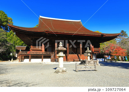 【滋賀県】快晴の三井寺（園城寺）の金堂 109727064
