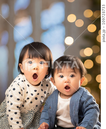 驚いた顔が可愛い幼児  AI画像 AI生成画像 109728733
