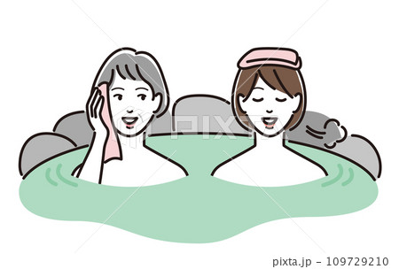 温泉に入る若い女性とシニア女性 109729210