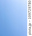 水色の背景画像（縦） 109729780