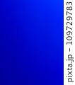 青色の背景画像（縦） 109729783