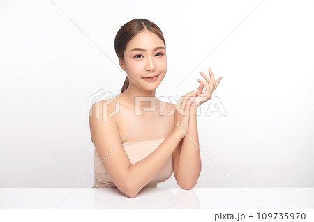 Beautiful young asian woman with clean fresh skin on white background, Face care, Facial treatment, Cosmetology, beauty and spa, Asian women portrait. 109735970