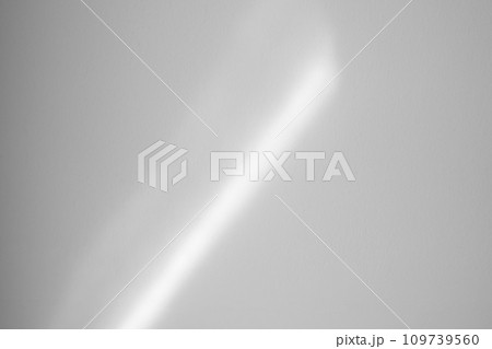 Window shadow drop on white wall background 109739560