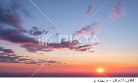 Sunset sky background 109741294