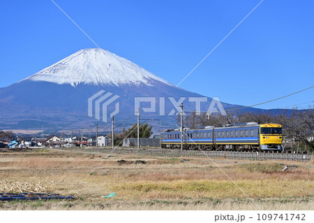御殿場線 御殿場ー足柄 JR東海 キヤ95系 DR1編成(名古屋) 御殿場線 御殿場ー足柄 JR東海 キヤ95系 DR1編成(名古屋) 109741742