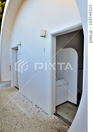 渋谷区　七号通り公園トイレの風景 109746321