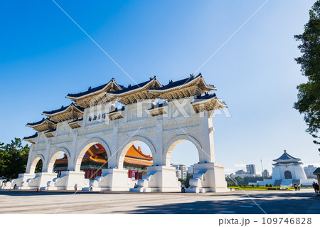 台湾　中正紀念堂　自由広場牌樓 109746828