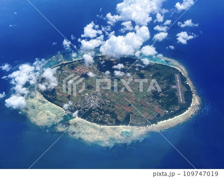 沖縄　多良間島の空撮 109747019