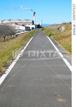 入間川サイクリング道路 川越東清掃センー付近 川越市 入間川サイクリング道路 川越東清掃センー付近 川越市 109747227