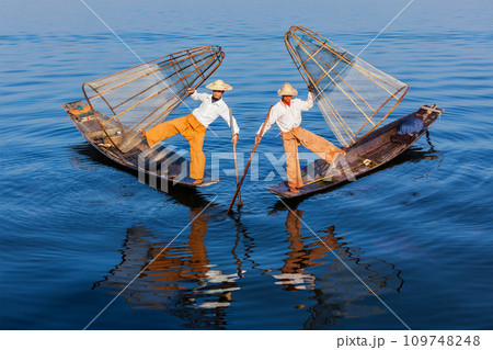 Burmese fishermen at Inle lake, Myanmar 109748248