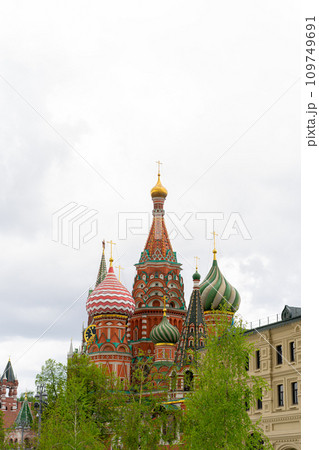 St. Basil's Cathedral on Red Square in Moscow and nobody around. Kremlin St. Basil's Cathedral on Red Square in Moscow and nobody around. Kremlin 109749691