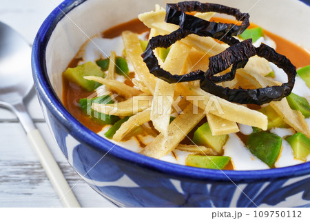 メキシコのスープ　ソパ・タラスカ 109750112