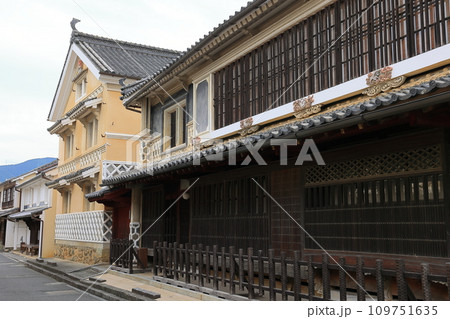 レトロな町並みが残る愛媛県内子町 109751635