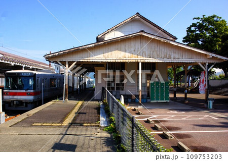 長野電鉄の風景 湯田中駅 長野電鉄の風景 湯田中駅 109753203