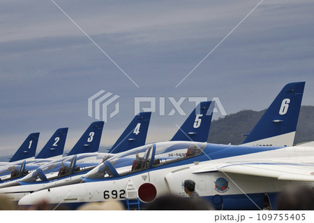 岐阜航空祭2023　駐機中のブルーインパルス　13 109755405