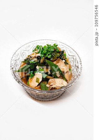 わかめと鶏肉の酢の物 109756546