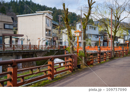 兵庫県 美方郡 新温泉町 湯村温泉 荒湯周辺の景色　2023年1月 109757090