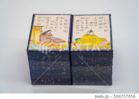 小倉百人一首の歌がるたの読み札 109757856