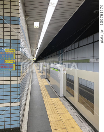 都営地下鉄新宿線一之江駅ホーム　無人② 109761576